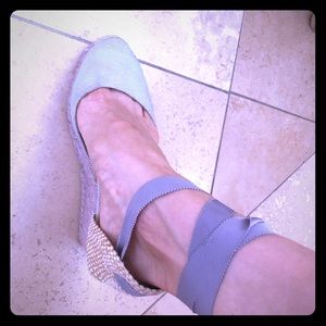 CHRISTIAN LOUBOUTIN Lavender Canvas Wedges 37